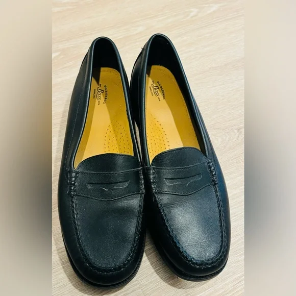 G.H. Bass & Co. | Shoes | Gh Bass Black Loafers Size 1  display picture 3